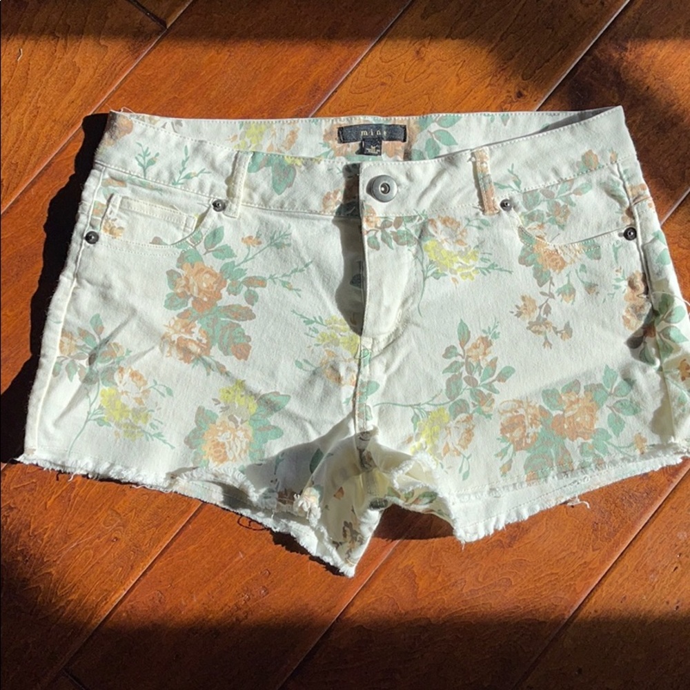 Ladies shorts